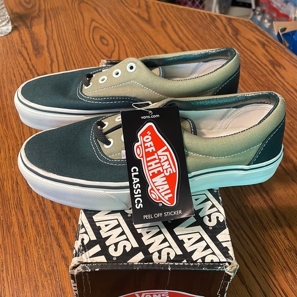 Vans Off-the-wall Era style sneaker, unisex, M5.5, W7. Darkest spruce/Moss Gray - Picture 3 of 15